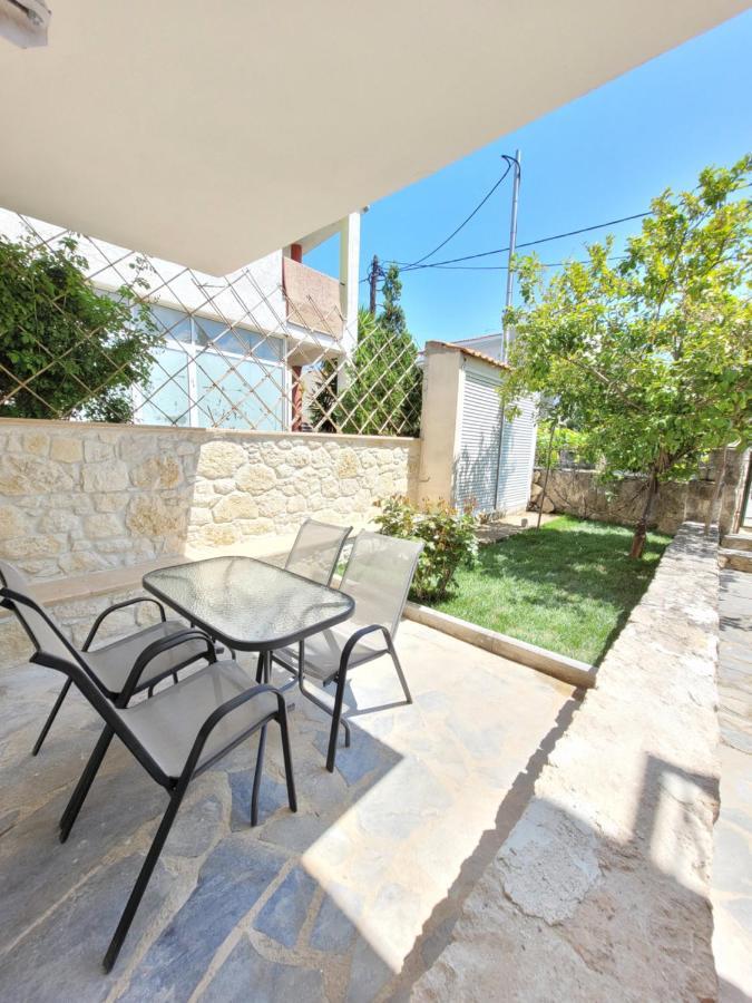 Apartmán Anris & Dianas Dom - In A Quiet Part Of The Center Kallithea  Exteriér fotografie